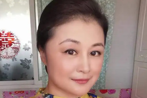 赵本山老婆和于月仙什么关系是表姐妹的关系因谢大脚一角而出名