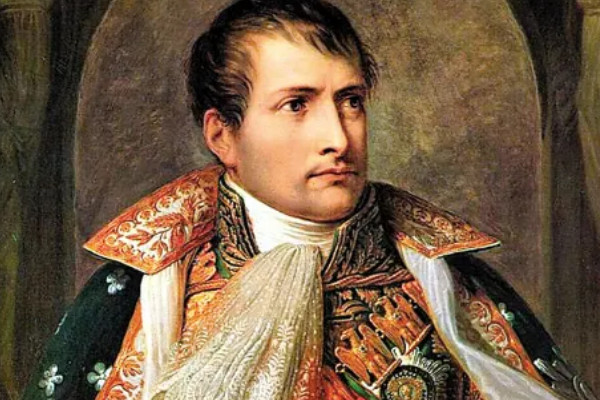 拿破仑是法兰西第一帝国皇帝,即拿破仑一世,是十九世纪法国伟大的军事