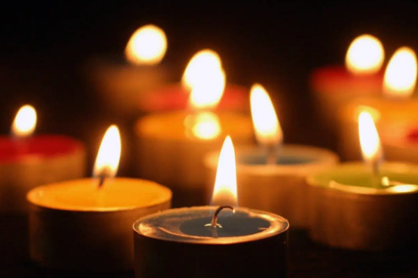 发朋友圈哀悼亲人的话亲人离世伤感的句子愿天堂没有悲伤